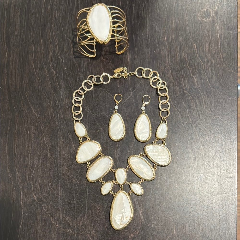 St. Thomas Elegant Gold and White Jewelry Set